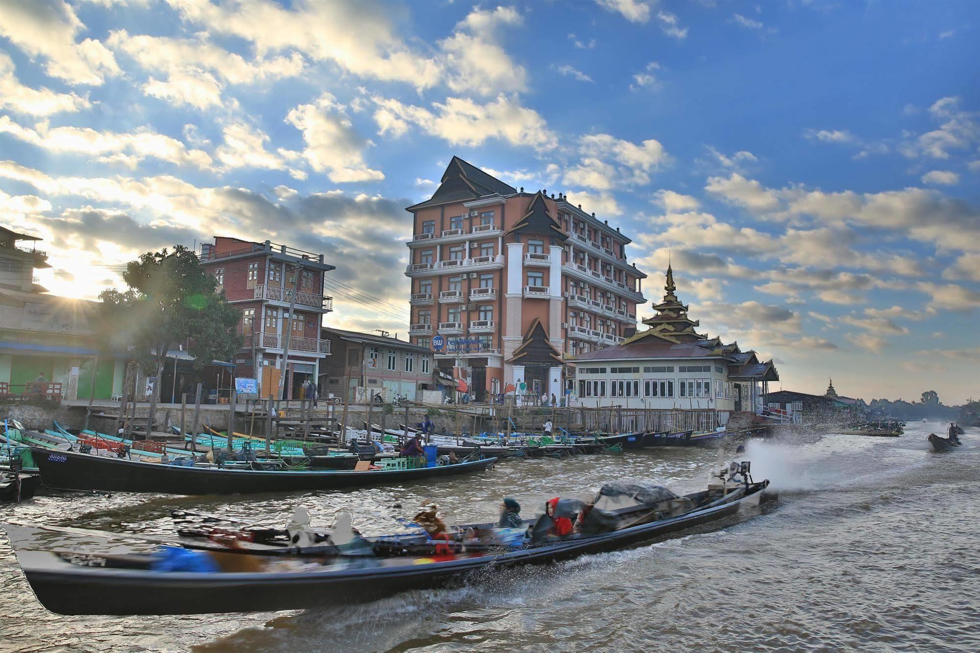 Thousand Island Inle 3*